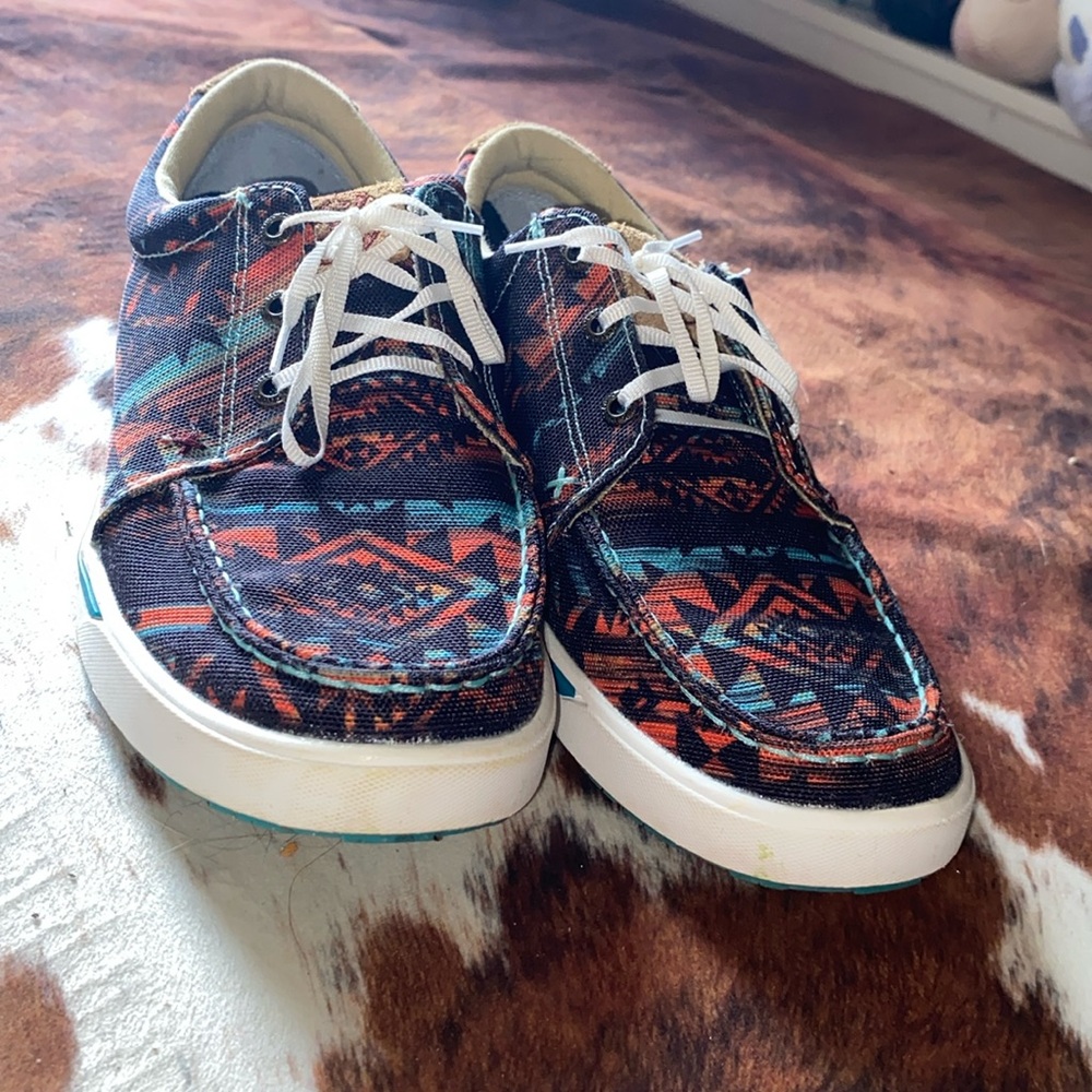 Hooey Twisted X shoes, I bought them and I never worn them.